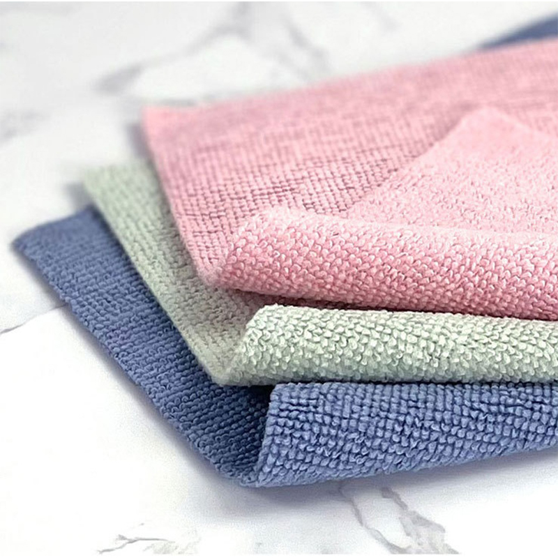 Tek kullanımlık ultra ince mikrofiber temizlik havluları